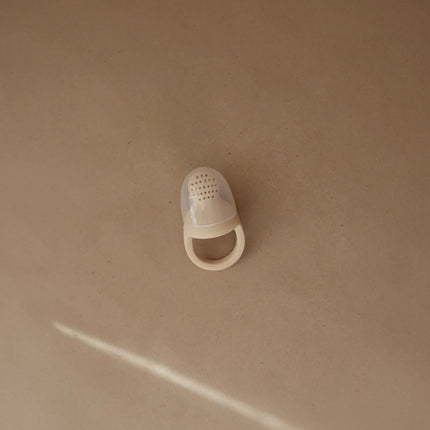 Mushie Fopspeen Fresh Food Feeder Shifting Sands Silicone 2St koop je bij Babywinkel