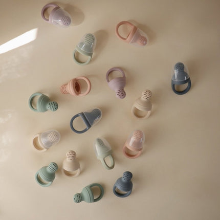 Mushie Fopspeen Fresh Food Feeder Soft Lilac Silicone 2St koop je bij Babywinkel