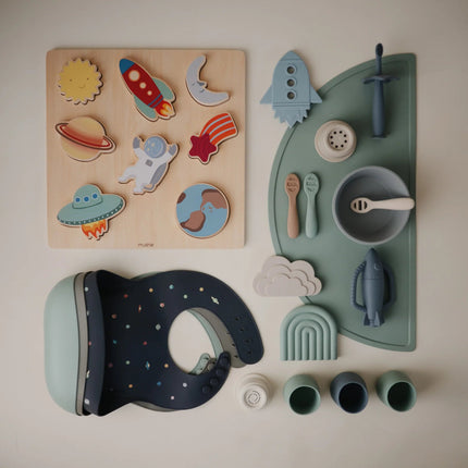Mushie Oefenbeker Tradewinds koop je bij Babywinkel