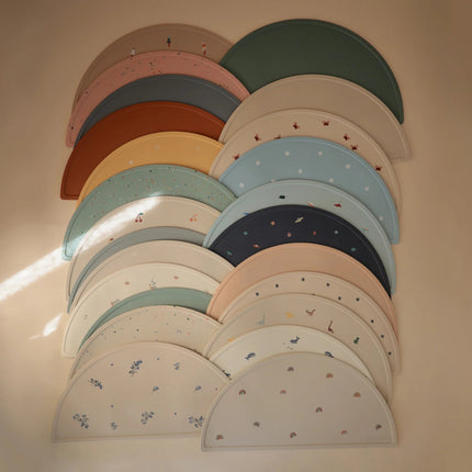 Mushie Placemat Bee koop je bij Babywinkel