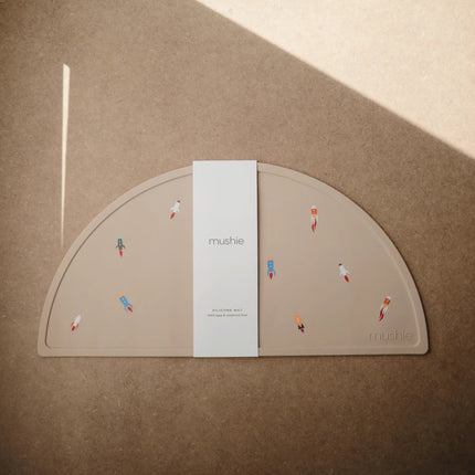 Mushie Placemat Shifting Land koop je bij Babywinkel