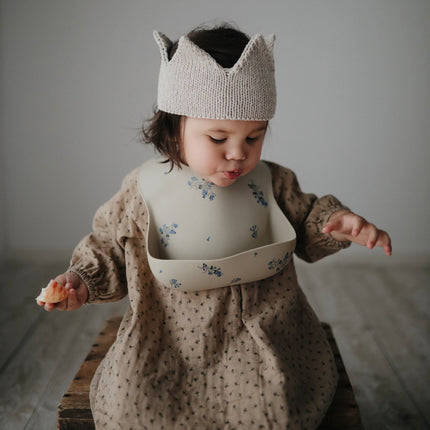Mushie Slabbetje Silicone Lilac Flowers koop je bij Babywinkel