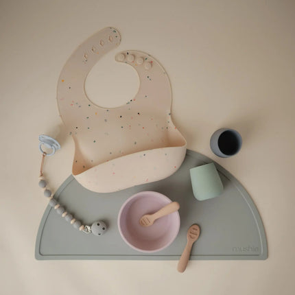 Mushie Slabbetje Silicone Vanille Confetti koop je bij Babywinkel