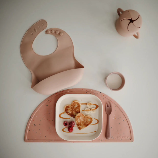 Mushie Snackbakje Blush koop je bij Babywinkel
