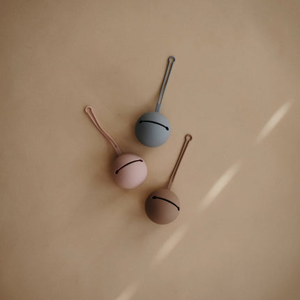 Mushie Speenhouder Silicone Stone koop je bij Babywinkel