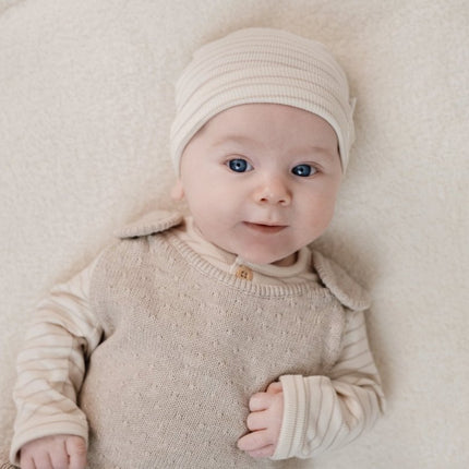 Little Dutch Babymutsje Soft Beige Stripe koop je bij Babywinkel