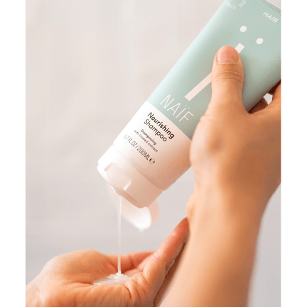 Naif Baby Shampoo 200ml koop je bij Babywinkel