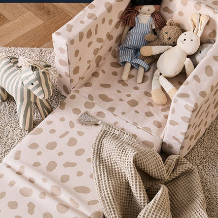 Opvouwbare fauteuil met stippen koop je bij Babywinkel