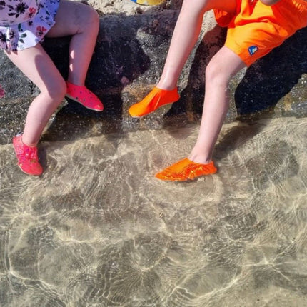 Slipstop Waterschoentjes Neon Orange koop je bij Babywinkel