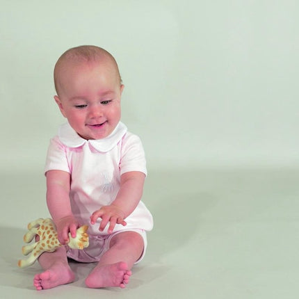 Sophie de Giraf Baby Jumpsuit 1 - Delig Pakje Met Kraagje Roze koop je bij Babywinkel