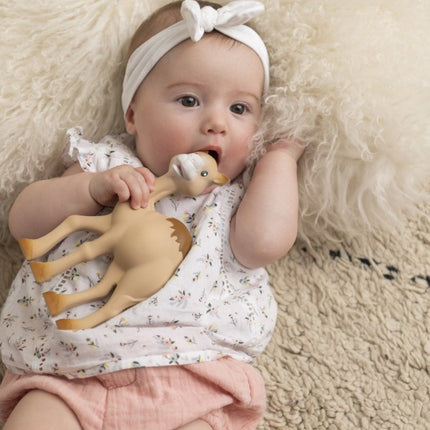 Sophie de Giraf Bijtring 100% Natuurlijk Rubber In Witte Geschenkdoos koop je bij Babywinkel