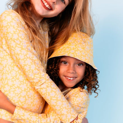 Swim Essentials Zonnehoedje Baby Florish Yellow Reversible koop je bij Babywinkel