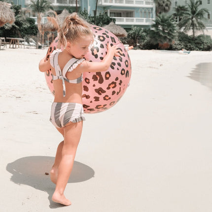 Swim Essentials Strandbal Met Sproeiers Panterprint 57Cm koop je bij Babywinkel